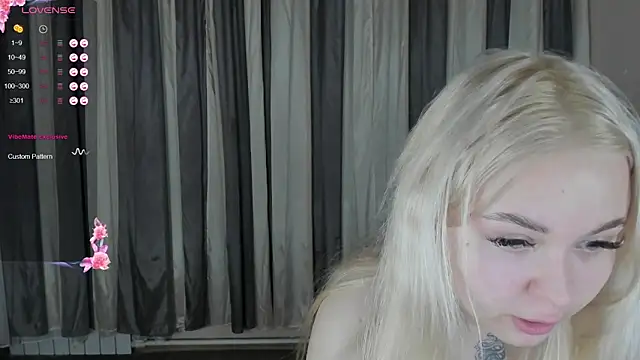 tender_kiitty live sex cam