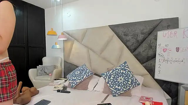 SaskiaGrendel's cam snapshot