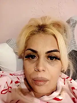 izauri2025's cam snapshot