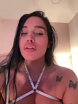 Bella__Wood live sex cam