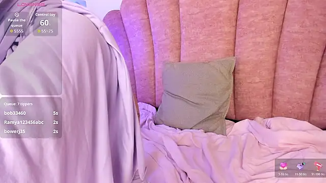 leila_whisper's cam snapshot