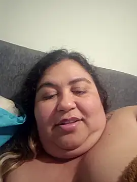 curvy_diva_'s cam snapshot