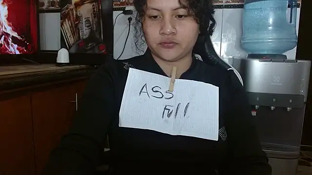 Latina_Kimky's cam snapshot