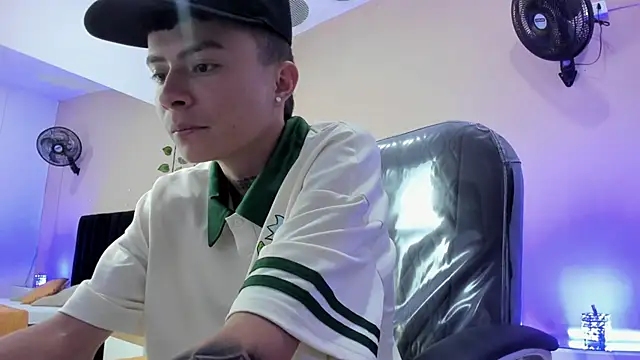 Nascary_Fox's cam snapshot