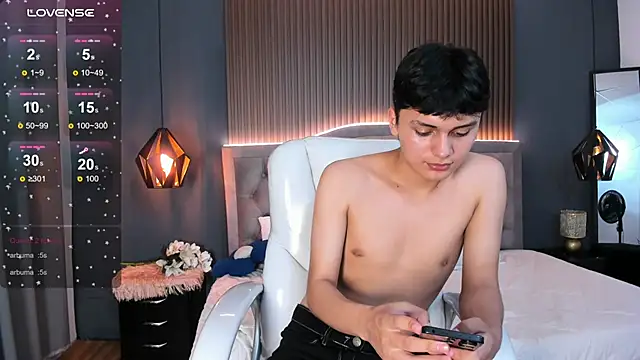 Maxii18_'s cam snapshot