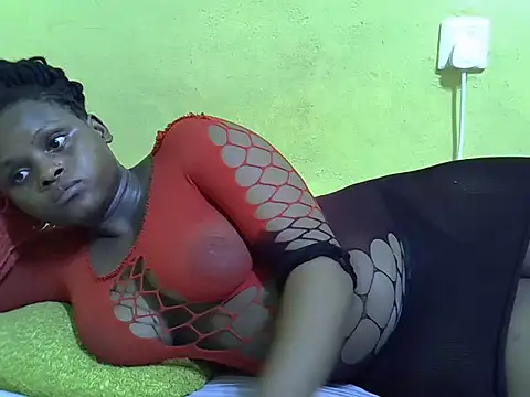 queendebbie's cam snapshot