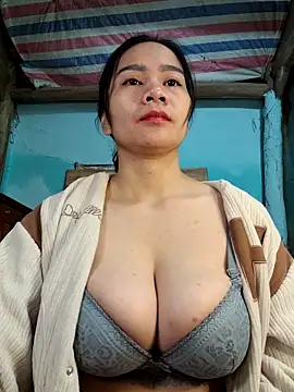 Hotgirl_2zz's cam snapshot