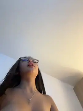 Sofia18_pinkk live sex cam