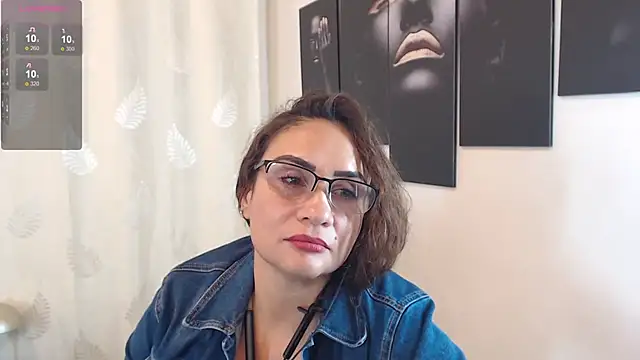 Amelie_Bakerr_'s cam snapshot