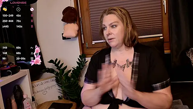 Big_Beautiful_MILF live sex cam