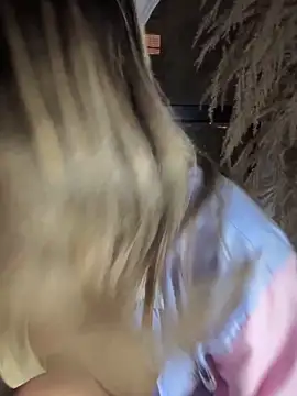 SaraFerreira live sex cam