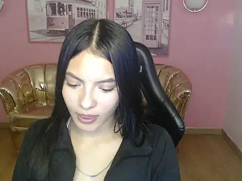 charlotte_jhonson_t_'s cam snapshot