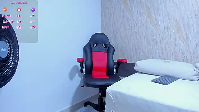 andrea_malkova's cam snapshot