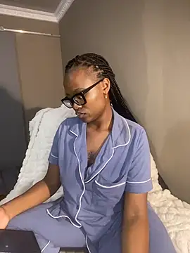 Moonzy77 live sex cam