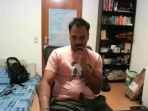 pleasure_5844's web cam