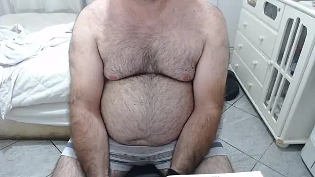 MysterBearMG live sex cam