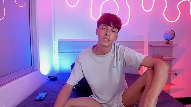 luccas_ferreira's cam snapshot