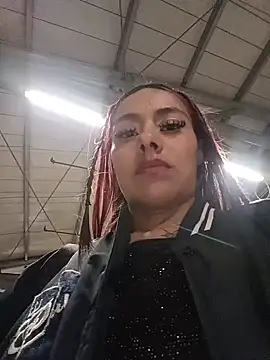 Emilyy-18's cam snapshot