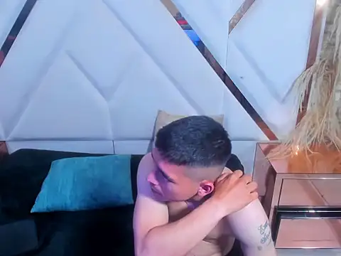 Pleasuresex1's cam snapshot