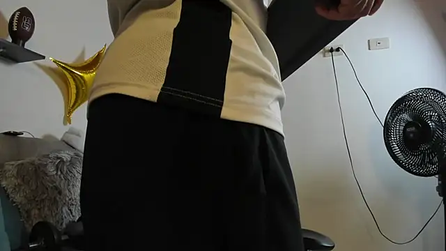 julian_wallace's cam snapshot