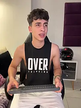 AdrianRinaldi live sex cam