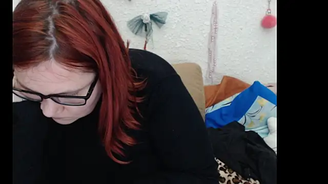 PlayfullMature's cam snapshot