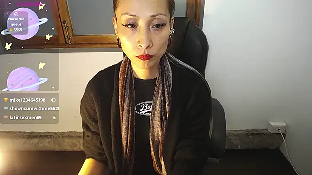 alexia_james_'s cam snapshot