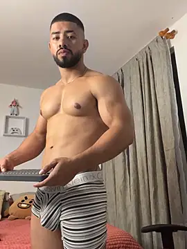 Ezzio_Scolaro live sex cam
