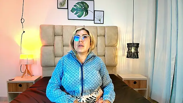 AdharaSmithh's cam snapshot