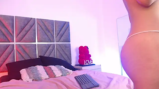 Laura_Dicardy's cam snapshot