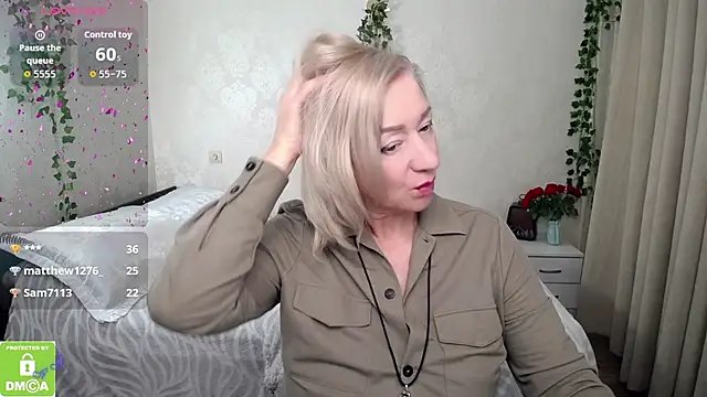 hunters_woman's cam snapshot