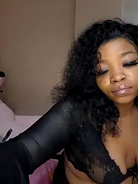 ItsLeyaa's cam snapshot