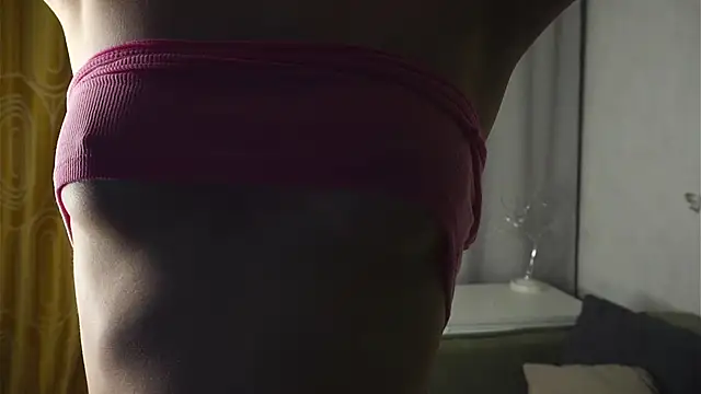 YvonneBou's cam snapshot