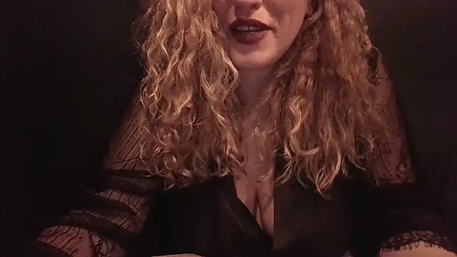 SaltyCurls's cam snapshot