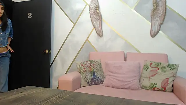 RoxanaCyrano_'s cam snapshot