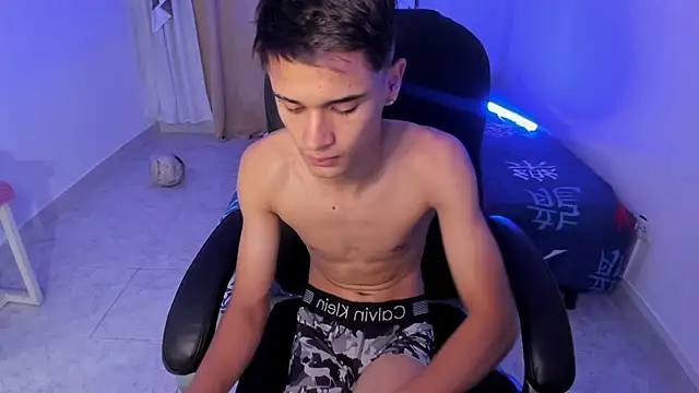 Aron_Boyy live sex cam