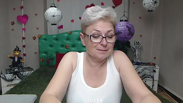 EmiliaGree live sex cam