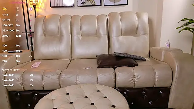 Violeta_Foxz live sex cam