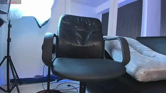 Karol_Yanil's cam snapshot