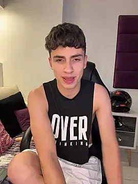 AdrianRinaldi live sex cam