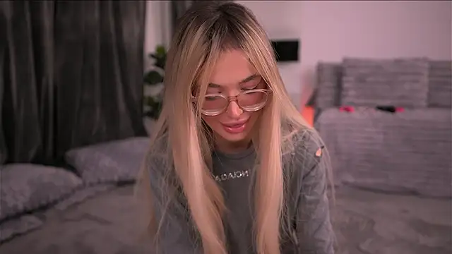 KylieJoyce live sex cam