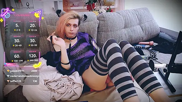 Littlepinkcat live sex cam