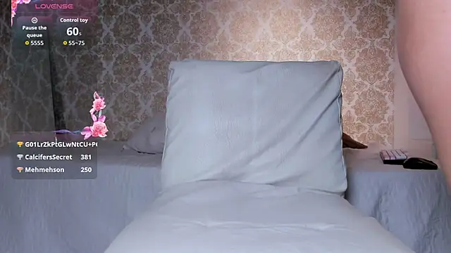 LilyThea's cam snapshot