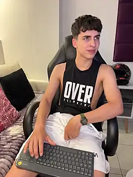 AdrianRinaldi live sex cam