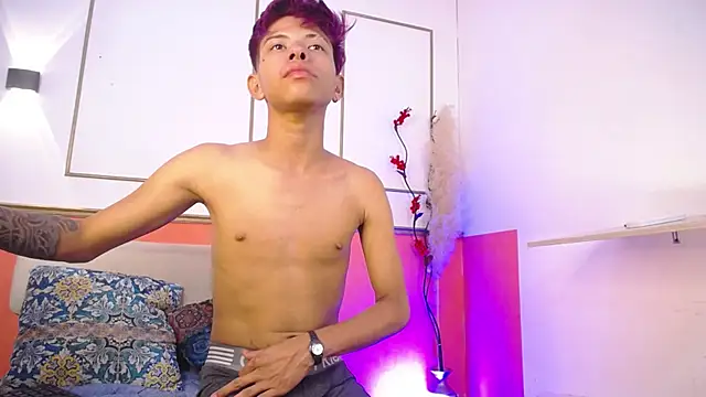 Tessachains_2_'s cam snapshot