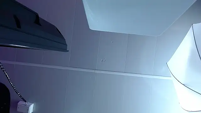 rayvenrose_'s cam snapshot