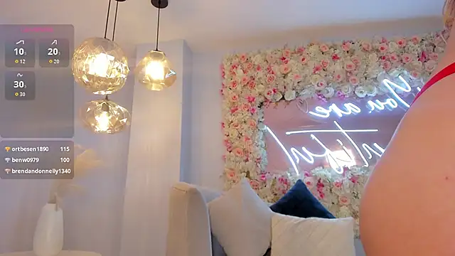 RebeccaHudson's cam snapshot