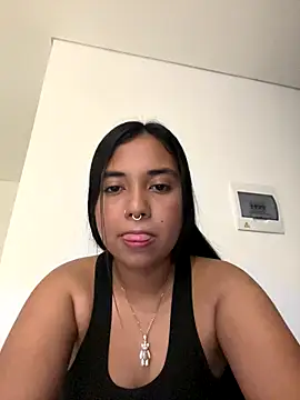 aly_nicols's cam snapshot