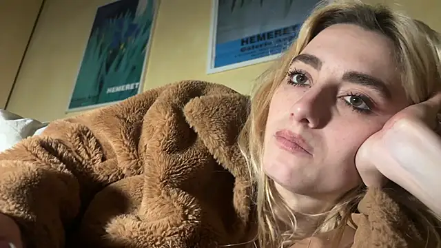 Babemonsterr's cam snapshot