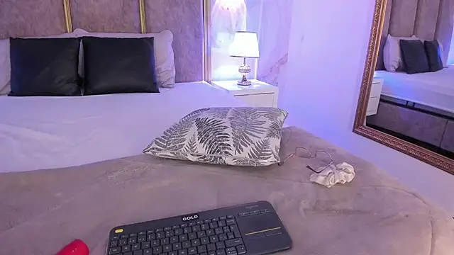 Susa1userma_'s cam snapshot